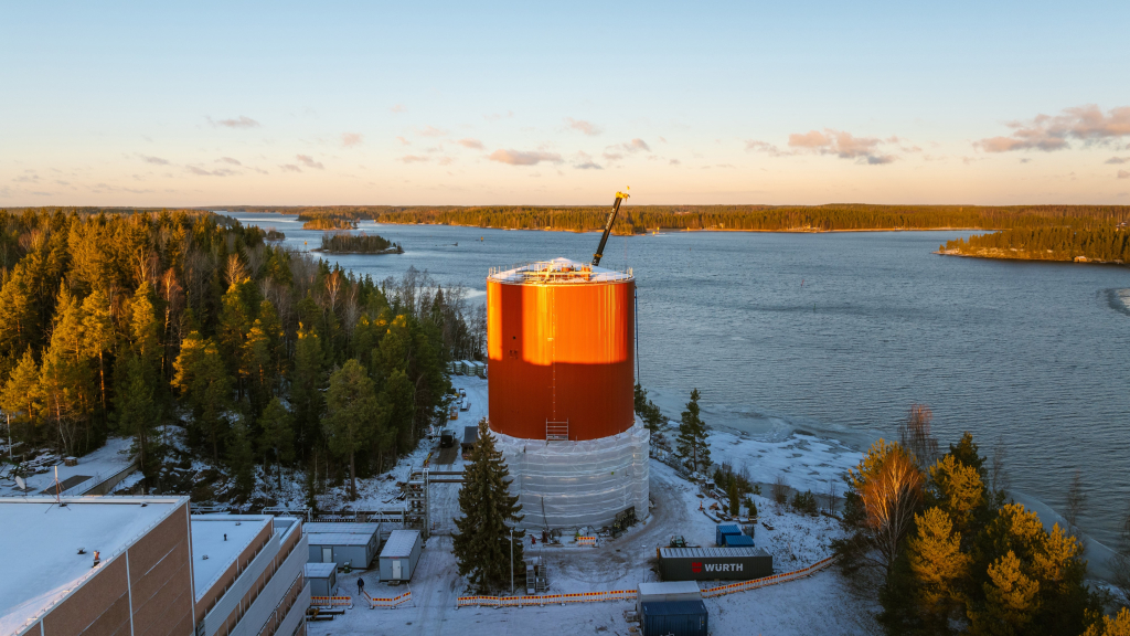 Kaukolämpöakku nousee Mertaniemessä