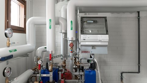 Kaukoviisas Laitteisto huolehtii lämmityksestä Raatijussin kiinteistössä.