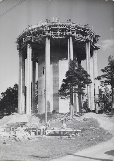 Vanhasta vesitornista uusi - rakennuskuva vuodelta 1955