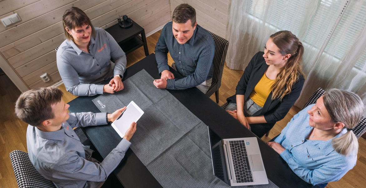 Asiakaspalvelumme kouluttautuu ja asiakaspalvelu on suljettu iltapäivällä.