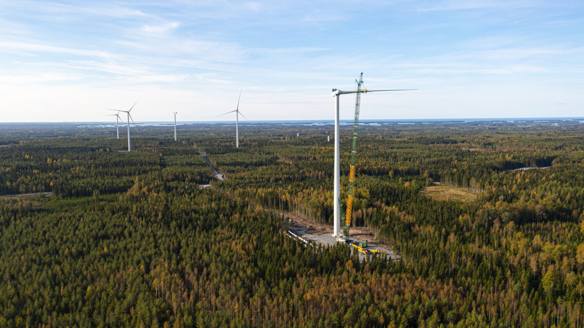 Tuulivoima edistää energiamurrosta.