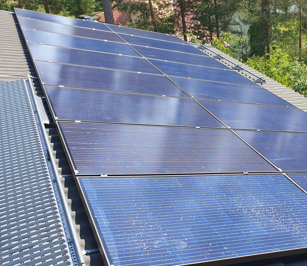 Aurinkokennot katolla