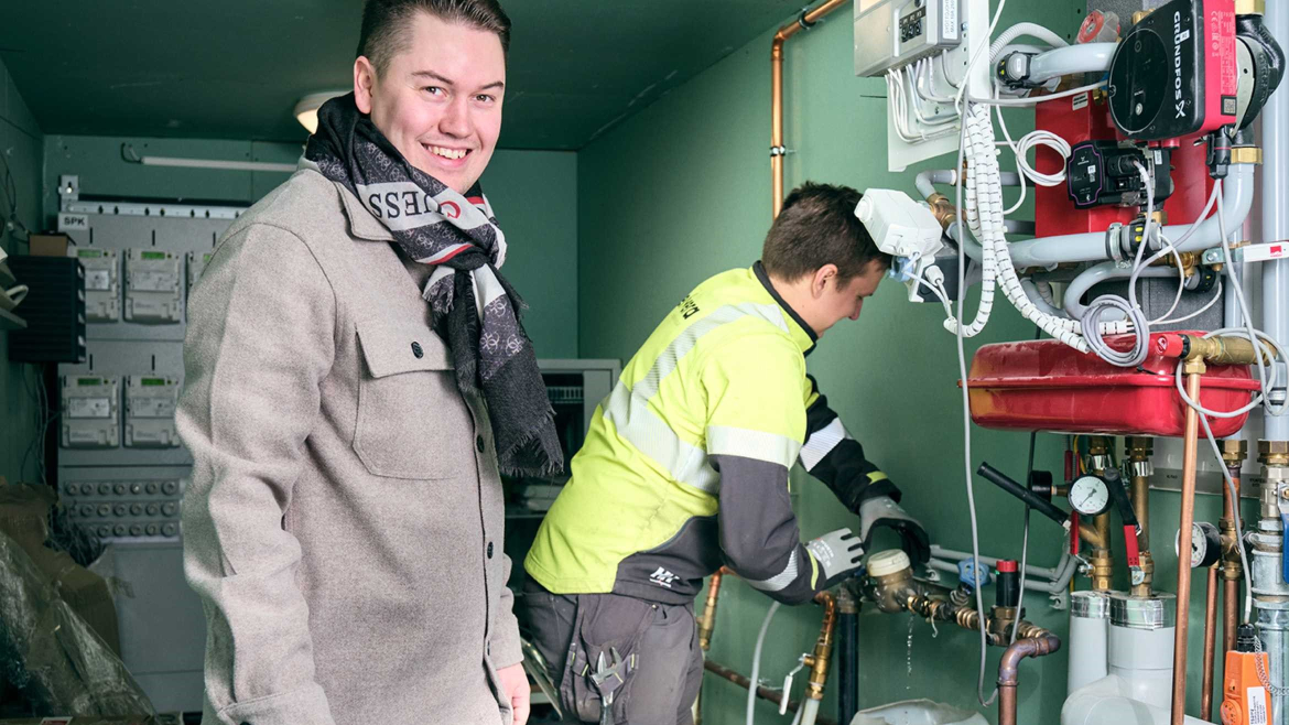 Etäluettava vesimittari asentumassa - Lappeenrannan Energia