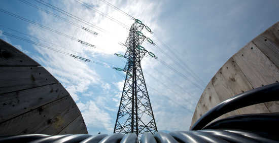 Lappeenrannan Energia vastaa asiakkaiden tiedusteluihin sähkön verkkopalvelumaksuista.