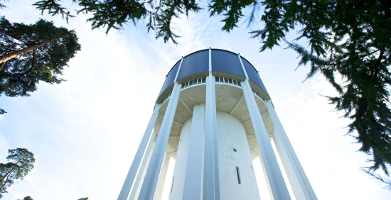 Lappeenranta kylpee 16.–24.11. valotaideteosten loistossa - vesitornilla Elämiseen -valot.