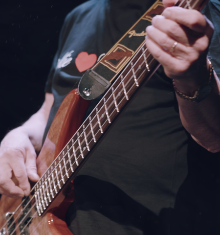 Lappeenrannan Energian hallituksen toimintakertomus 2021 - kuvituskuvassa kitaransoittaja